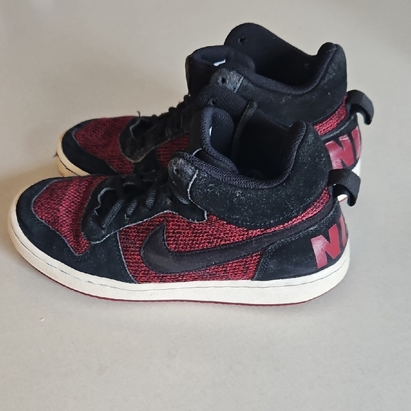 Nike Borough Mid Sneakers - Picture 1 of 14